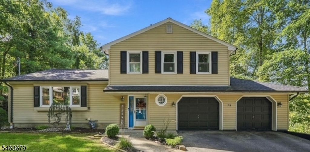 29 Camelot Dr, West Milford Twp., NJ 07480 — exterior