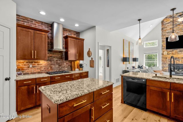 2907 Darby Creek Dr, Crestwood, KY 40014