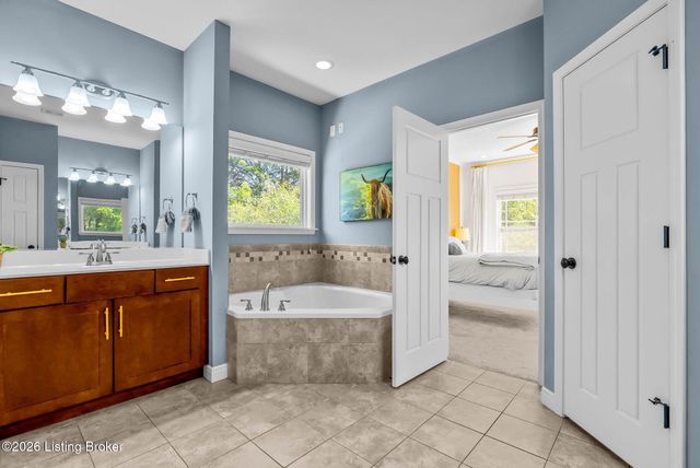 2907 Darby Creek Dr, Crestwood, KY 40014