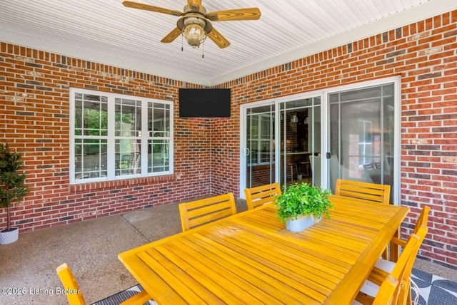 2907 Darby Creek Dr, Crestwood, KY 40014