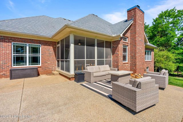 2907 Darby Creek Dr, Crestwood, KY 40014