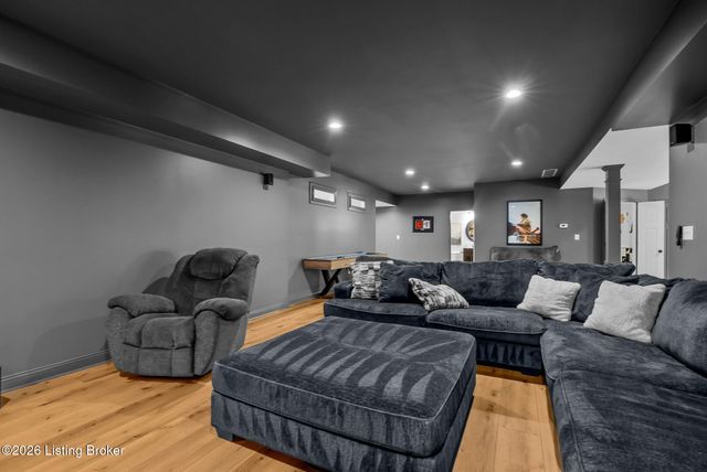 2907 Darby Creek Dr, Crestwood, KY 40014