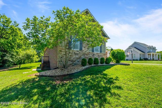 2907 Darby Creek Dr, Crestwood, KY 40014