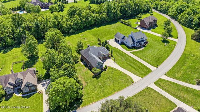 2907 Darby Creek Dr, Crestwood, KY 40014