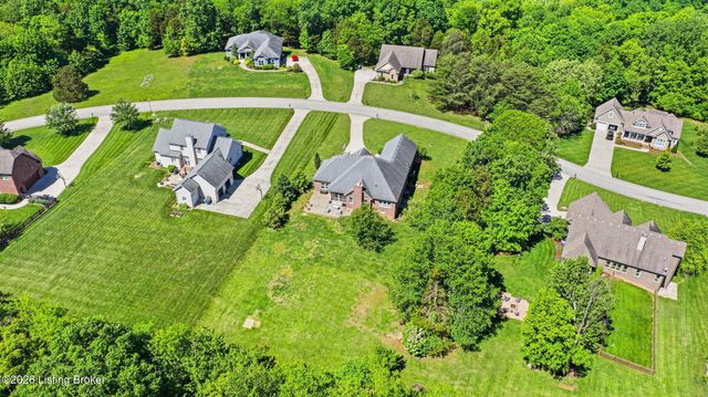 2907 Darby Creek Dr, Crestwood, KY 40014