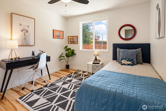11935 8th Avenue SW, Seattle, WA 98146