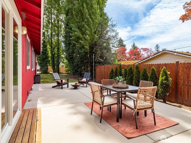 11935 8th Avenue SW, Seattle, WA 98146