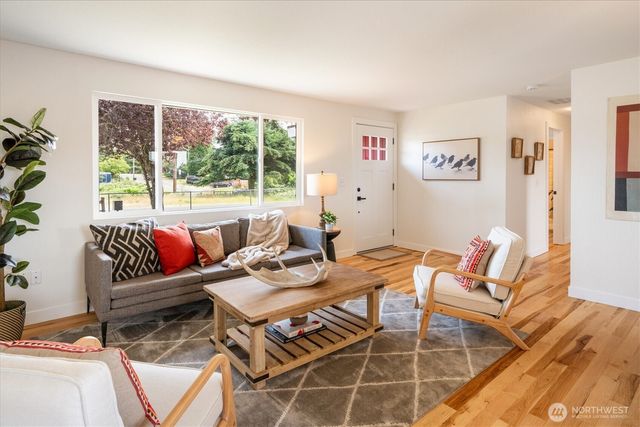 11935 8th Avenue SW, Seattle, WA 98146