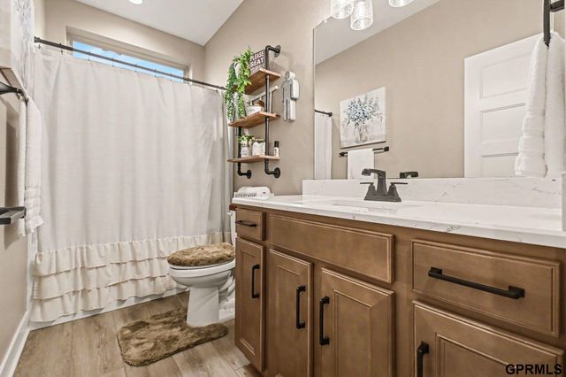 11965 S 118th Avenue, Papillion, NE 68046