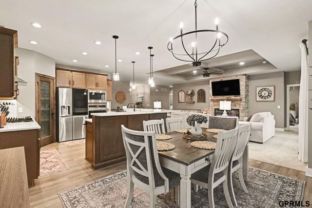 11965 S 118th Avenue, Papillion, NE 68046