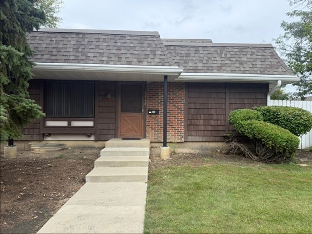 5560 Court F, Hanover Park, IL 60133 — exterior
