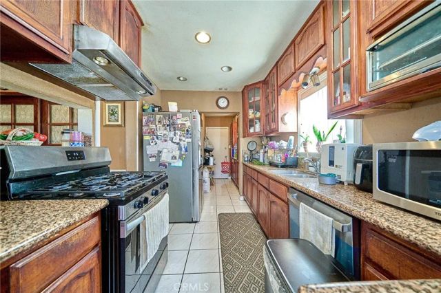 1390 W 33rd Street, Long Beach, CA 90810