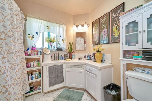 1390 W 33rd Street, Long Beach, CA 90810