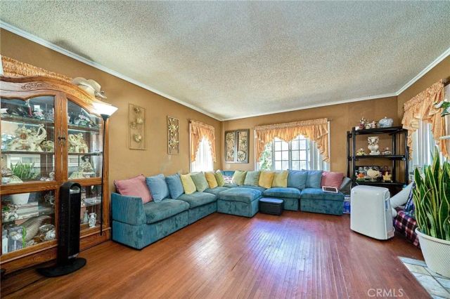1390 W 33rd Street, Long Beach, CA 90810