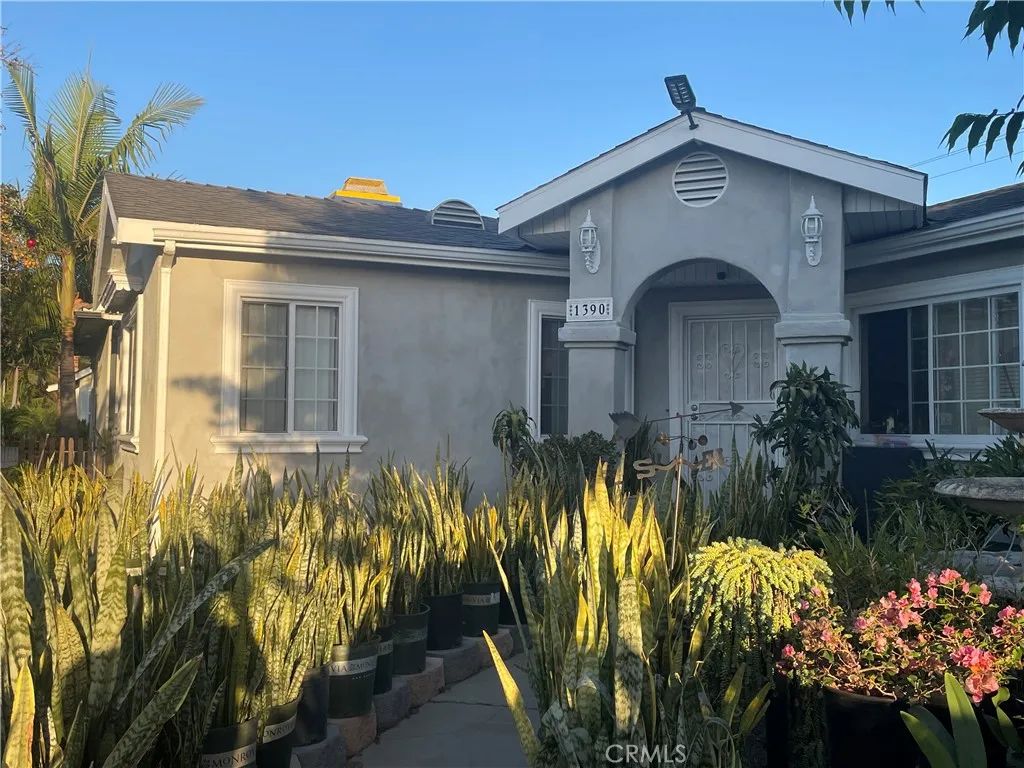 1390 W 33rd Street, Long Beach, CA 90810