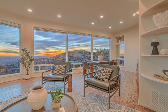 36 Tierra Monte Street NE, Albuquerque, NM 87122