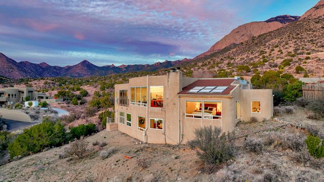 36 Tierra Monte Street NE, Albuquerque, NM 87122