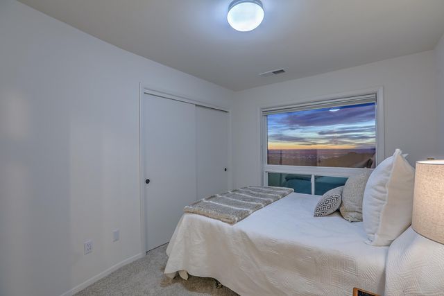 36 Tierra Monte Street NE, Albuquerque, NM 87122