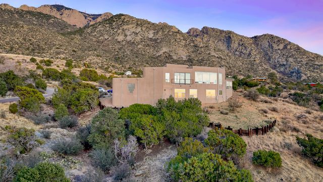 36 Tierra Monte Street NE, Albuquerque, NM 87122
