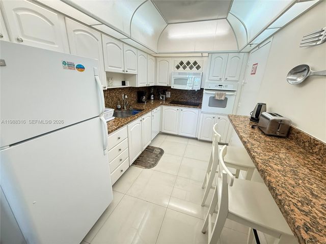 3901 S Ocean Drive 5W, Hollywood, FL 33019