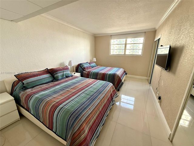 3901 S Ocean Drive 5W, Hollywood, FL 33019