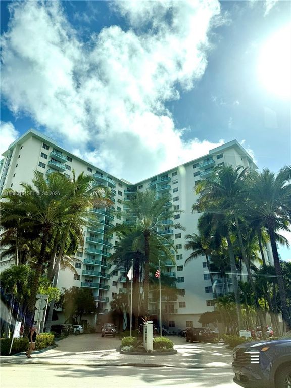3901 S Ocean Drive 5W, Hollywood, FL 33019
