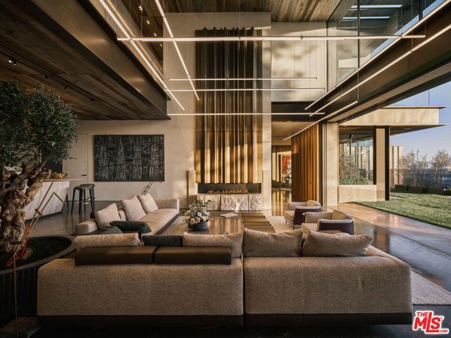 8741 St Ives Drive, Los Angeles, CA 90069