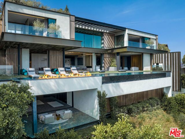 8741 St Ives Drive, Los Angeles, CA 90069