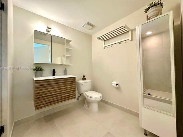 350 S Miami Ave 3302, Miami, FL 33130