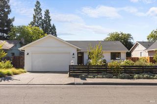 1037 Lupine Rd, Healdsburg, CA 95448