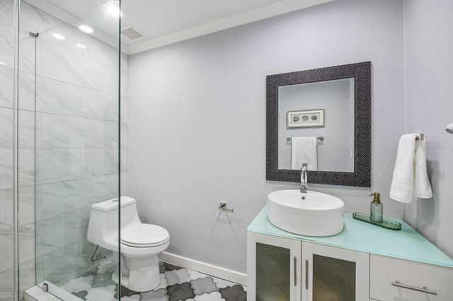 6452 Lange Circle, Dallas, TX 75214