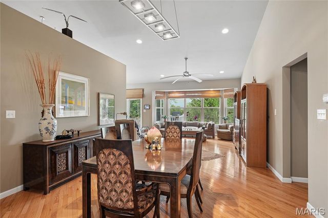8923 Hilltop Manor Drive, St Louis, MO 63132