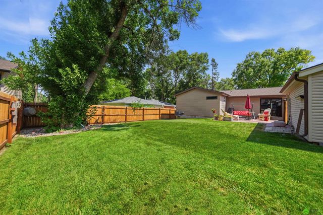 1530 Fairfield Street, Lincoln, NE 68521