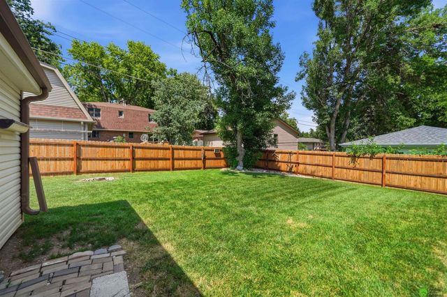 1530 Fairfield Street, Lincoln, NE 68521