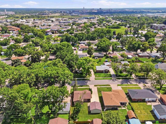 1530 Fairfield Street, Lincoln, NE 68521