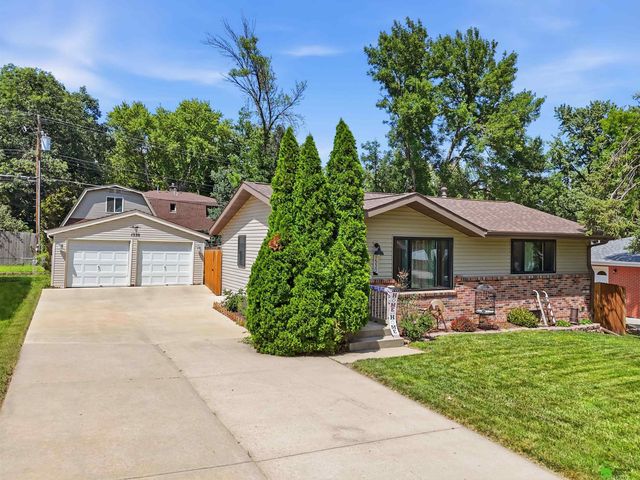 1530 Fairfield Street, Lincoln, NE 68521