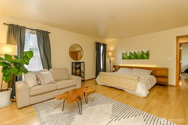 26216 233rd Court SE, Maple Valley, WA 98038