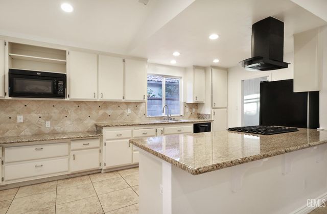 3504 Sweetbriar Way, Bakersfield, CA 93311