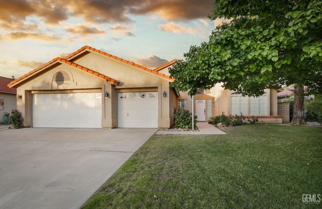 3504 Sweetbriar Way, Bakersfield, CA 93311