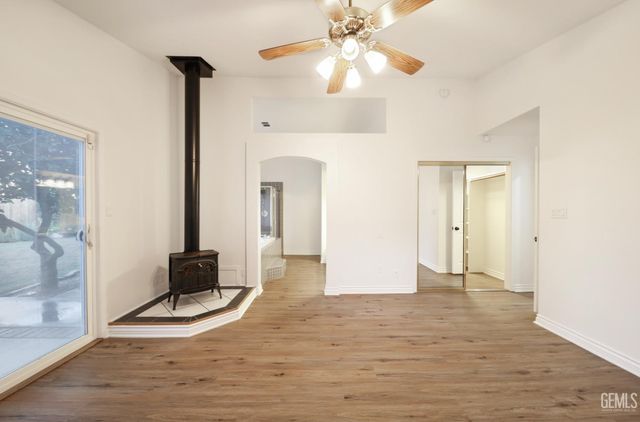 3504 Sweetbriar Way, Bakersfield, CA 93311