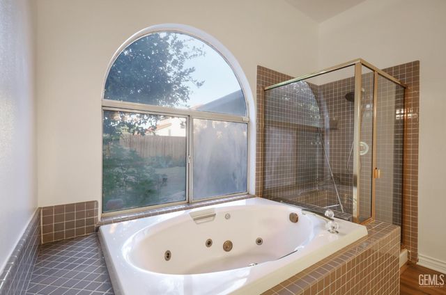 3504 Sweetbriar Way, Bakersfield, CA 93311