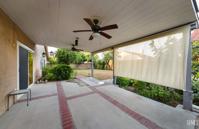 3504 Sweetbriar Way, Bakersfield, CA 93311