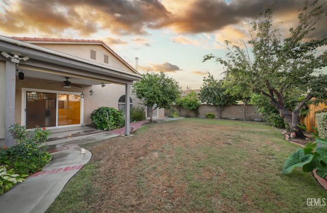 3504 Sweetbriar Way, Bakersfield, CA 93311