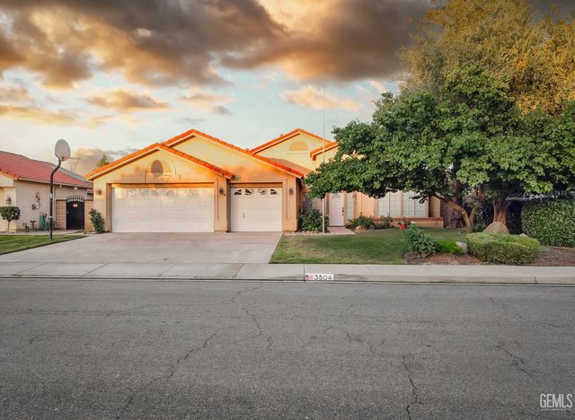 3504 Sweetbriar Way, Bakersfield, CA 93311