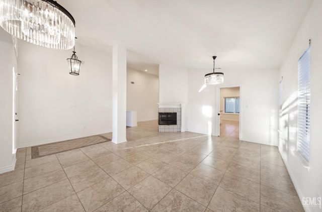 3504 Sweetbriar Way, Bakersfield, CA 93311