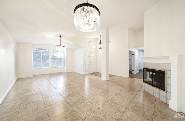 3504 Sweetbriar Way, Bakersfield, CA 93311