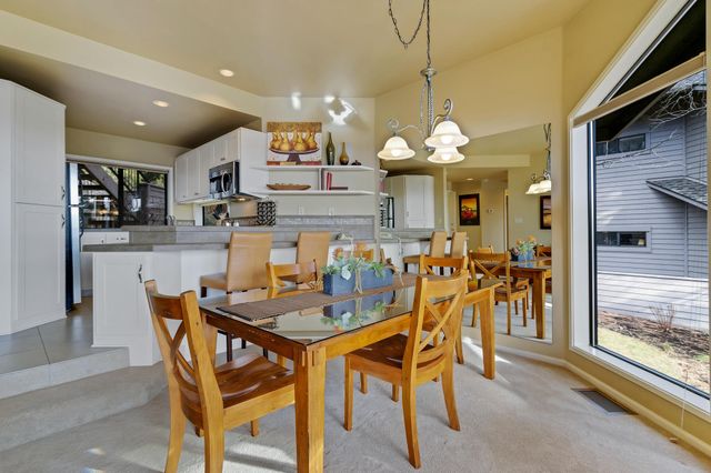 19717 Mt Bachelor Dr. 330E, Bend, OR 97702