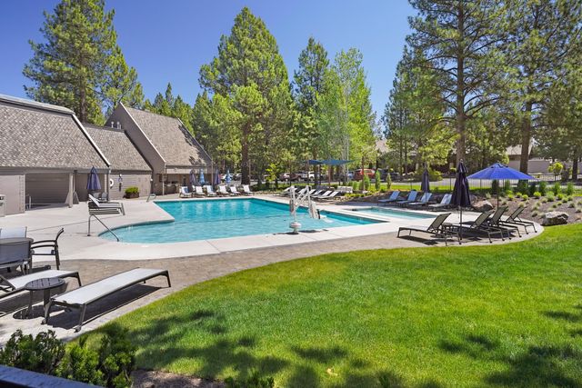 19717 Mt Bachelor Dr. 330E, Bend, OR 97702