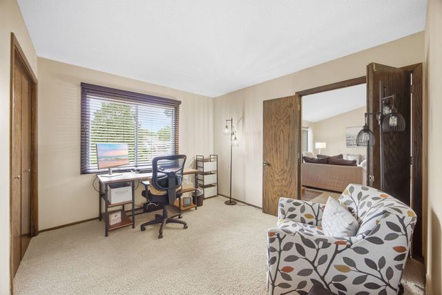 11315 W River Hills Drive, Burnsville, MN 55337