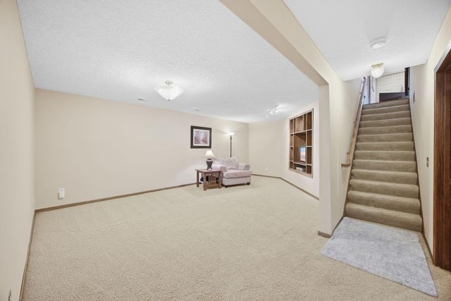 11315 W River Hills Drive, Burnsville, MN 55337